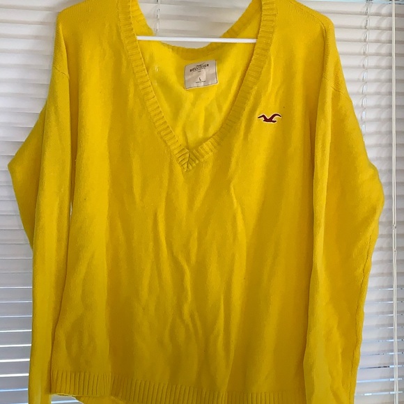 Hollister V-Neck Sweater - Picture 1 of 4